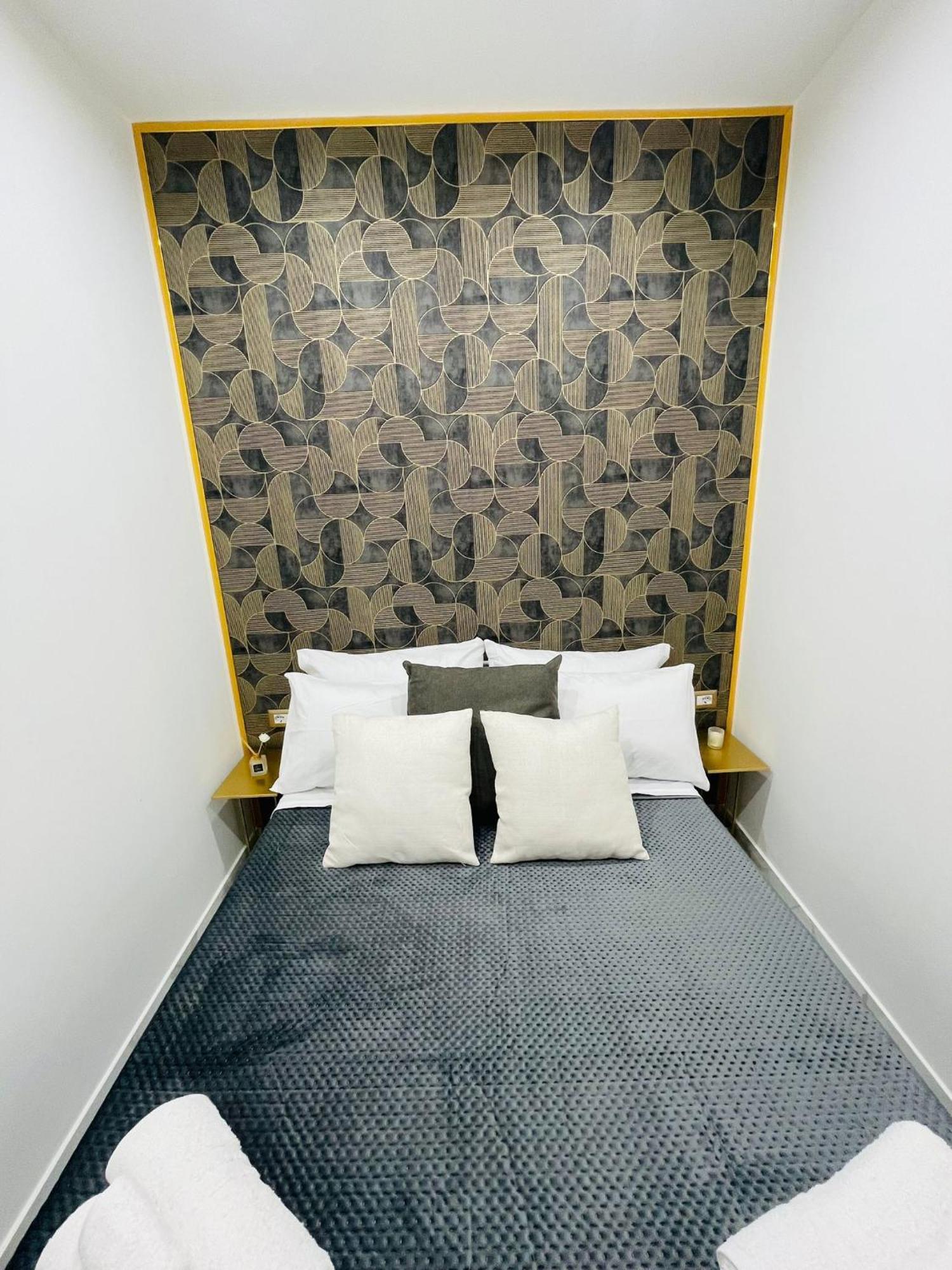 Frank Anthony Home Napoli Esterno foto